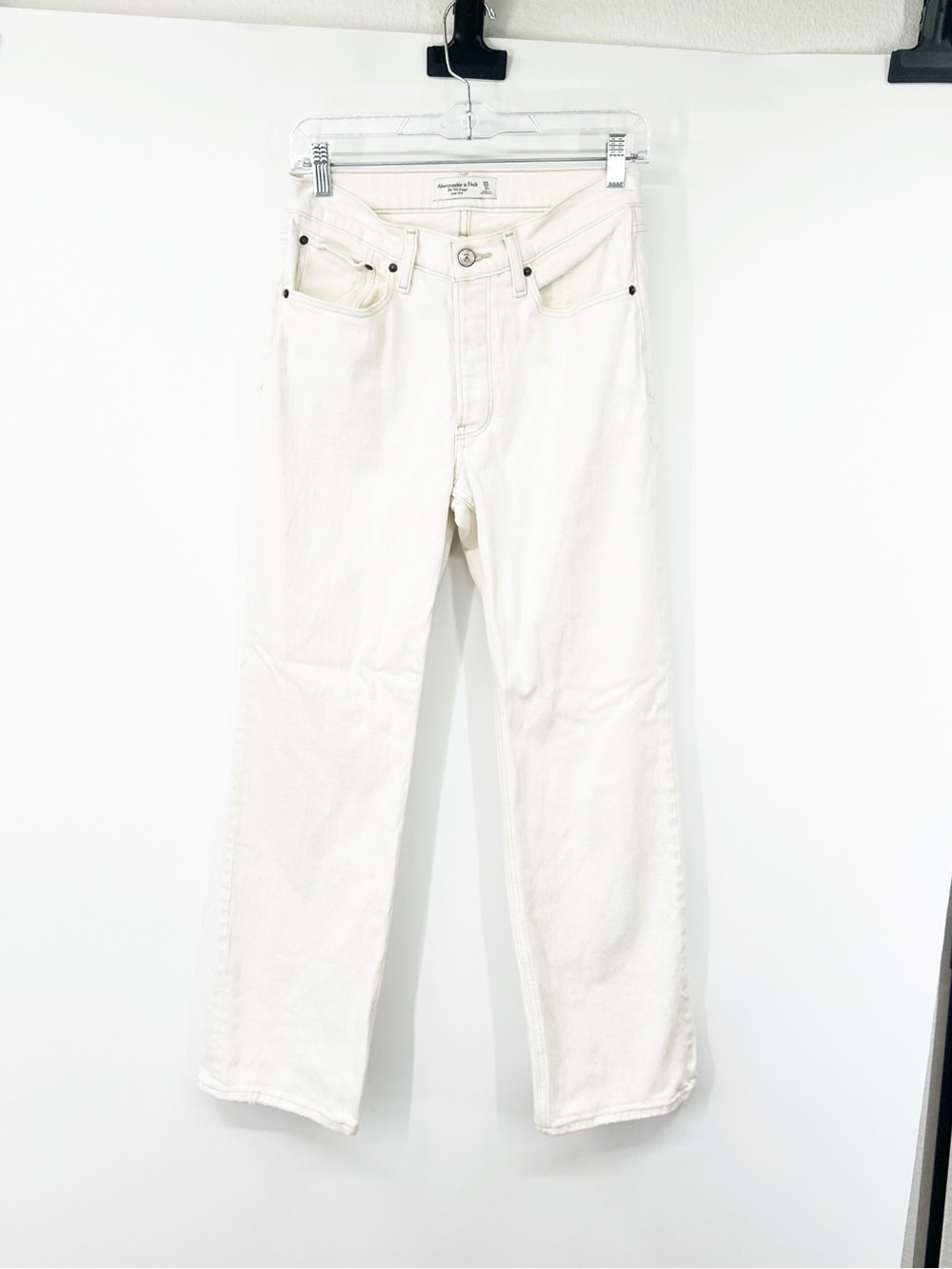 Abercrombie & Fitch The ‘90s Baggy Jeans Low Rise Button Fly
